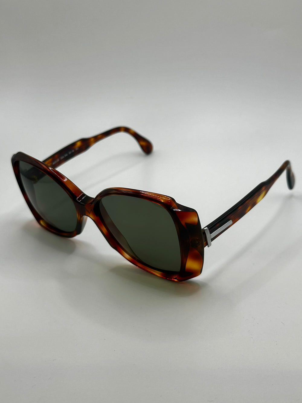 Vintage ByCallari -Silhouette